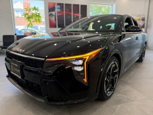 Used 2025 Kia K4 GT-Line w/ GT-Line Premium Package FWD image 3