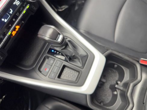 Used 2024 Toyota RAV4 XLE Premium image 68