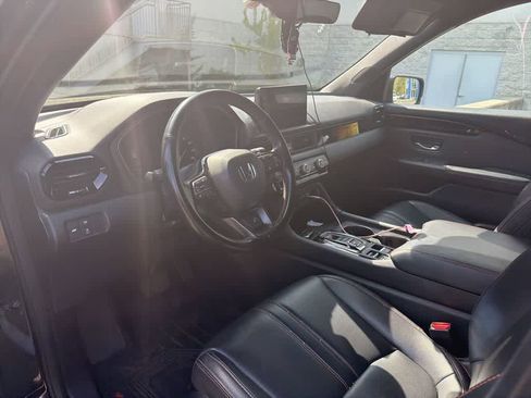 Used 2023 Honda Pilot TrailSport image 18