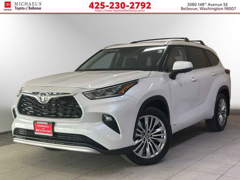 Certified 2025 Toyota Highlander Platinum image 1
