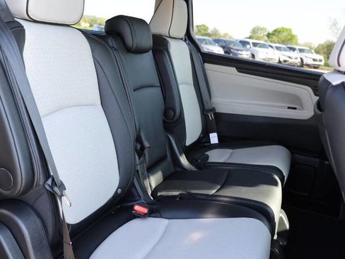 Used 2025 Honda Odyssey Elite image 16