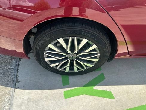 Used 2025 Nissan Altima 2.5 SV FWD image 34