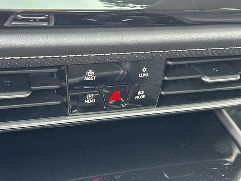 Used 2025 Volkswagen Atlas SE w/ Panoramic Sunroof Package image 20