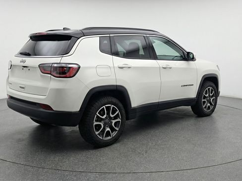 Used 2025 Jeep Compass Trailhawk w/ Trailer Tow Group image 9