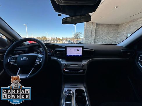 Used 2024 Ford Explorer XLT image 24