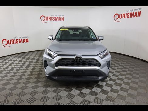 Used 2025 Toyota RAV4 XLE w/ Convenience Package image 13