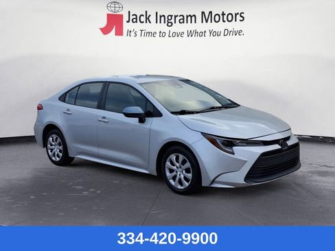 Used 2024 Toyota Corolla LE image 7