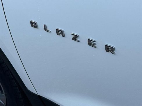 Used 2023 Chevrolet Blazer LT w/ Driver Confidence Package image 7