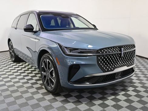 New 2026 Lincoln Nautilus Reserve image 9