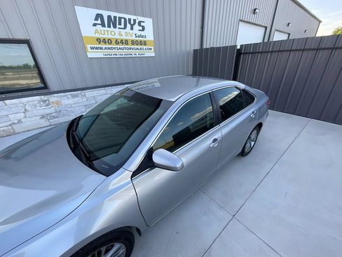 Used 2017 Toyota Camry SE FWD image 20