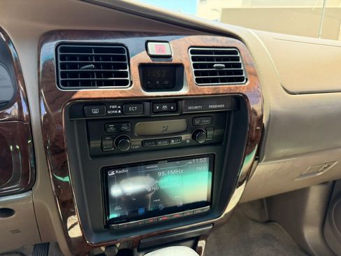 Used 2001 Toyota 4Runner Limited RWD image 17