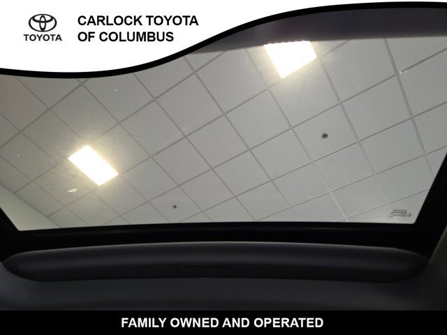Used 2022 Toyota Highlander XLE AWD/4WD image 15
