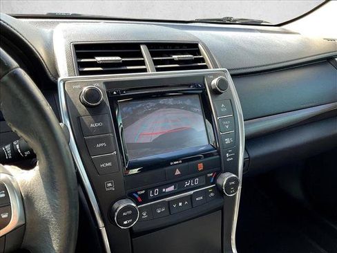 Used 2017 Toyota Camry XLE FWD image 19