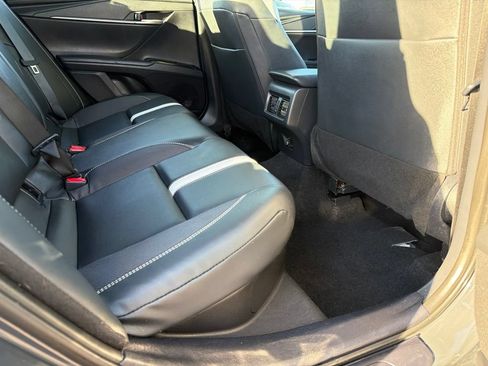 Used 2025 Toyota Camry SE FWD image 12