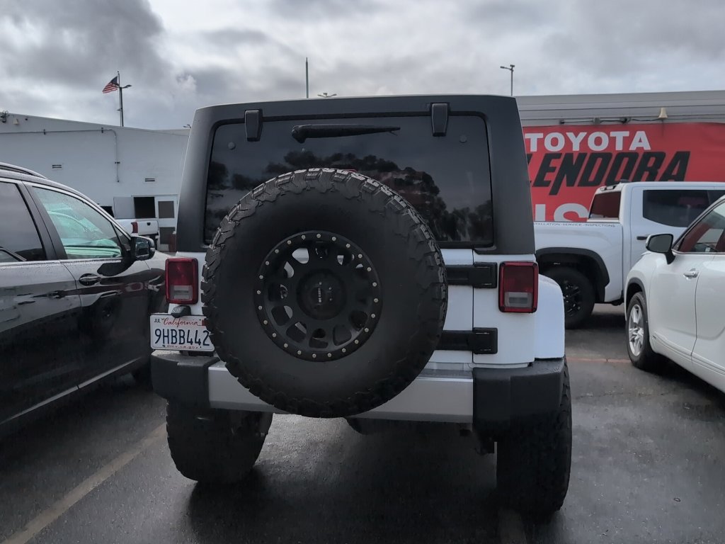 Used 2018 Jeep Wrangler Unlimited Sahara AWD/4WD image 5