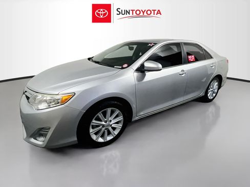 Used 2014 Toyota Camry XLE FWD image 9
