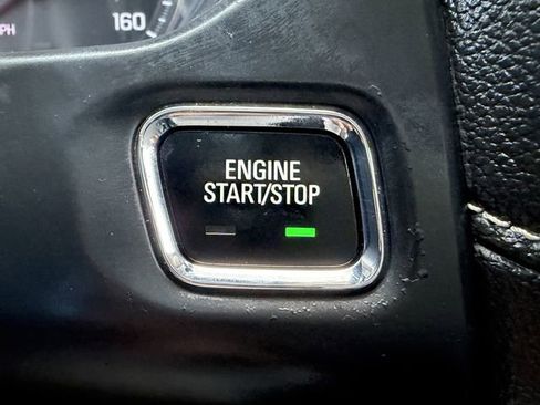 Used 2023 GMC Acadia SLT image 19