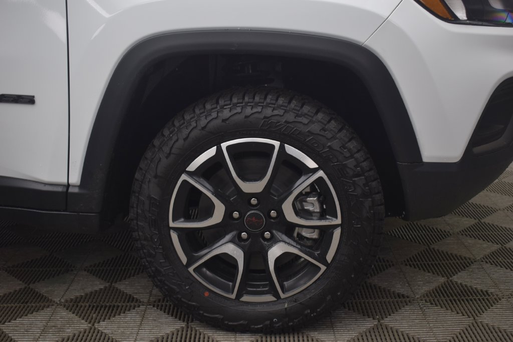 New 2026 Jeep Compass Trailhawk AWD/4WD image 6