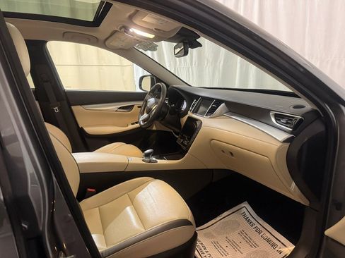 Used 2021 INFINITI QX50 Essential w/ Convenience Package image 29