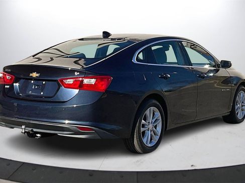 Used 2016 Chevrolet Malibu LT image 9