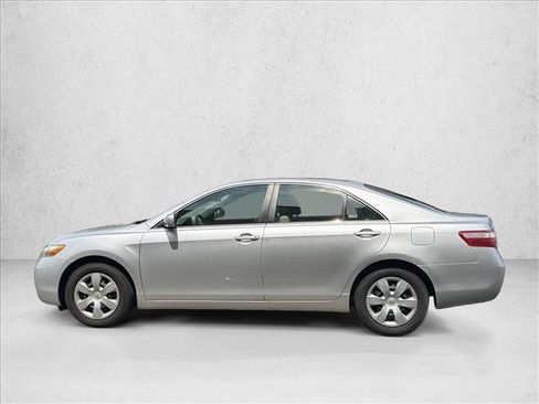 Used 2009 Toyota Camry LE FWD image 8