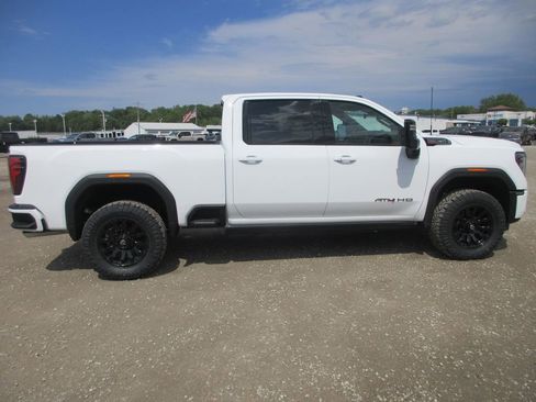 New 2026 GMC Sierra 2500 AT4 w/ AT4 Premium Plus Package AWD/4WD image 3