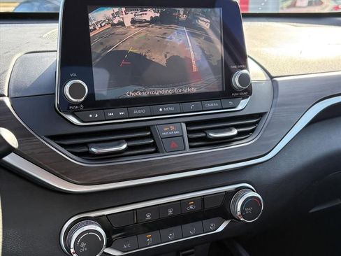 Certified 2024 Nissan Altima 2.5 SV image 11