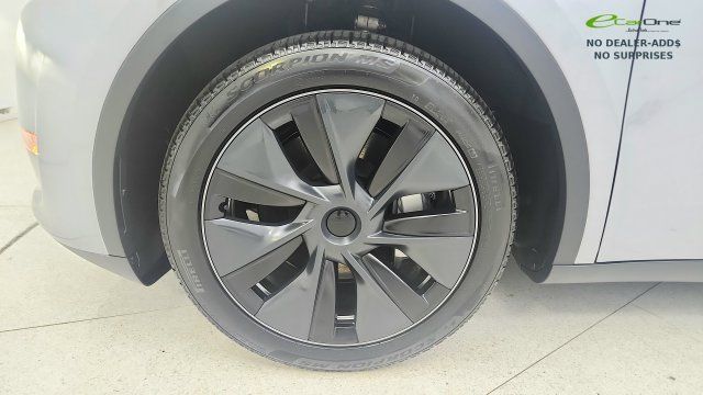Used 2025 Tesla Model Y Long Range RWD image 66