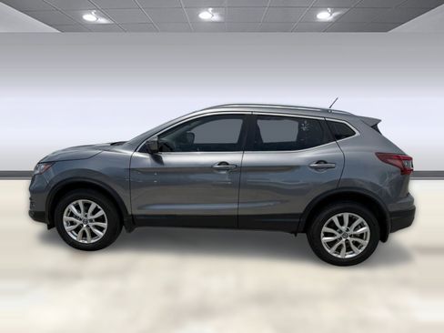 Used 2021 Nissan Rogue Sport SV w/ Technology Package FWD image 2