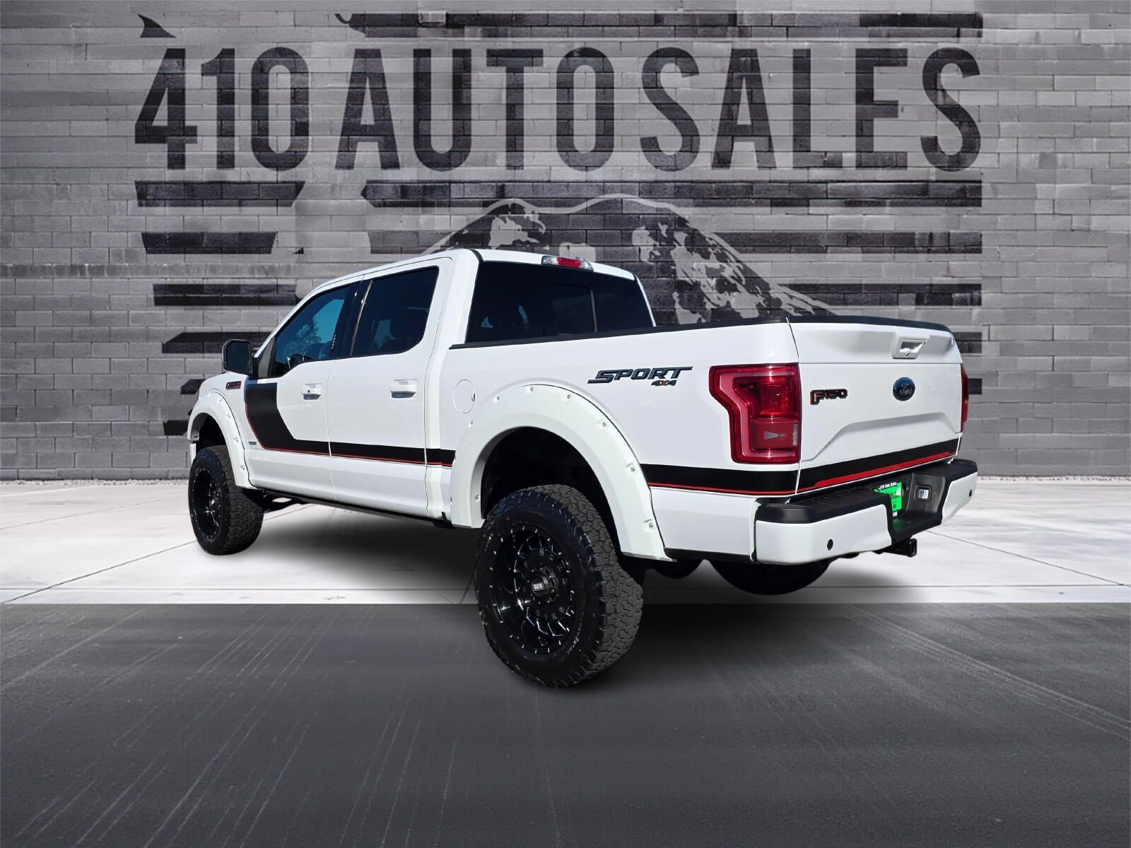 Used 2016 Ford F150 Lariat w/ Equipment Group 502A Luxury AWD/4WD image 32