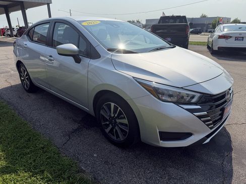 Used 2025 Nissan Versa SV FWD image 7