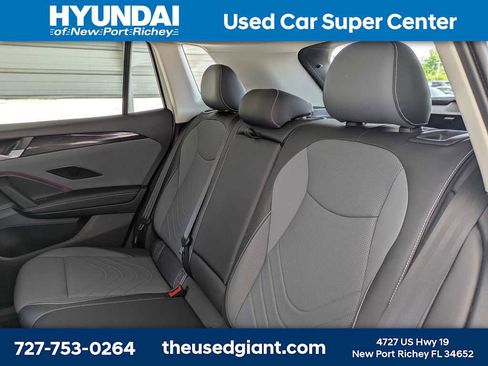 Used 2025 Volkswagen Tiguan SE w/ Panoramic Sunroof Package AWD/4WD image 17