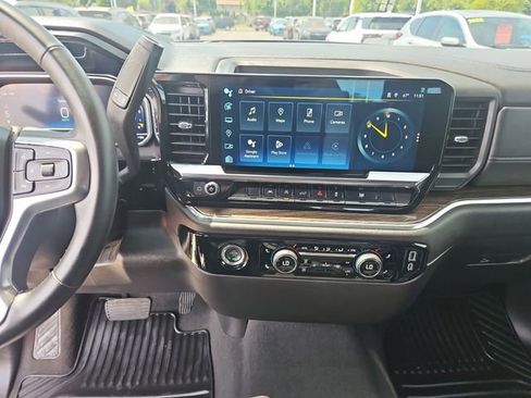 Used 2024 Chevrolet Silverado 1500 LT AWD/4WD image 18