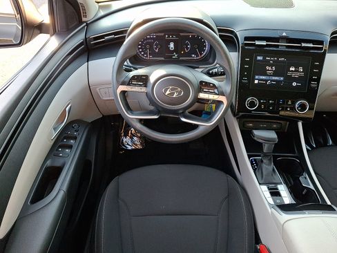 Certified 2024 Hyundai Tucson SE FWD image 11