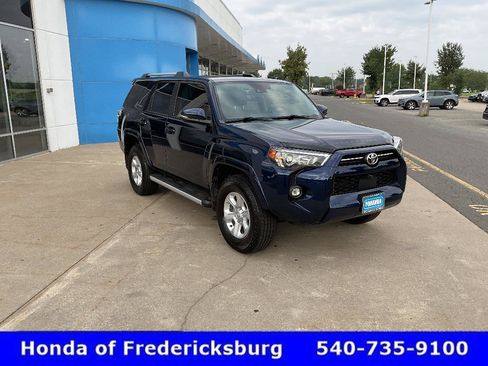 Used 2024 Toyota 4Runner SR5 Premium w/ Moonroof Package AWD/4WD image 8