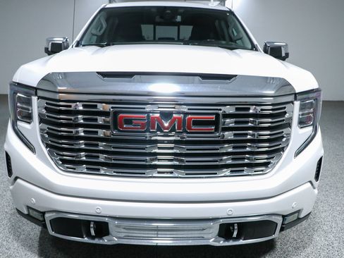 Used 2023 GMC Sierra 1500 Denali AWD/4WD image 4