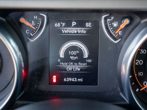 Used 2018 Jeep Wrangler Unlimited Sport image 34