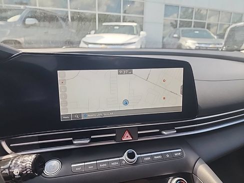 Used 2024 Hyundai Elantra SEL FWD image 8