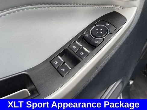 Used 2021 Ford Explorer XLT w/ Equipment Group 202A AWD/4WD image 11