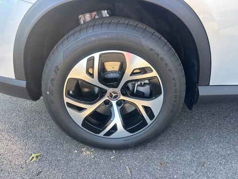 New 2025 Mercedes-Benz GLC 350e 4MATIC image 8