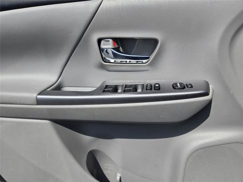 Used 2016 Toyota Prius V Four FWD image 20