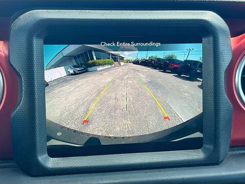 Used 2023 Jeep Wrangler Unlimited Rubicon AWD/4WD image 15