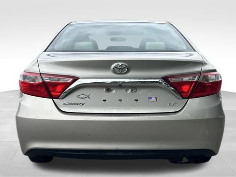 Used 2017 Toyota Camry LE FWD image 4