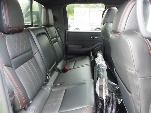 Used 2023 Nissan Frontier PRO-4X w/ Pro-4X Premium Package AWD/4WD image 15