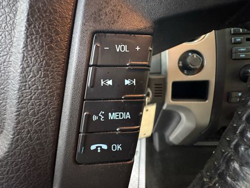 Used 2012 Ford F150 XLT w/ XLT Chrome Pkg image 21