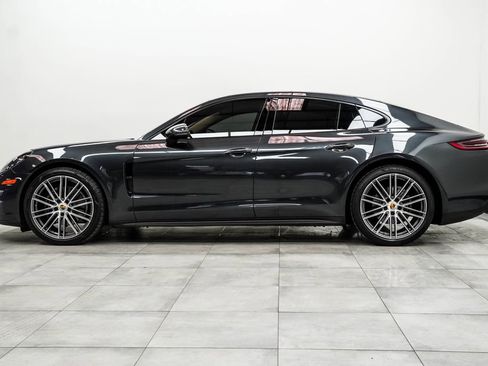 Used 2017 Porsche Panamera image 8