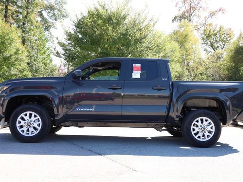New 2025 Toyota Tacoma SR5 image 17