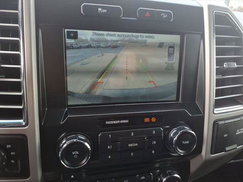 Used 2017 Ford F250 Lariat w/ Chrome Package image 16