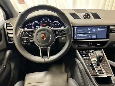 Certified 2020 Porsche Cayenne AWD/4WD image 14