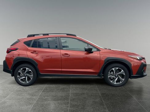 Used 2024 Subaru Crosstrek 2.0i Premium w/ Crosstrek Mirror Package AWD/4WD image 8